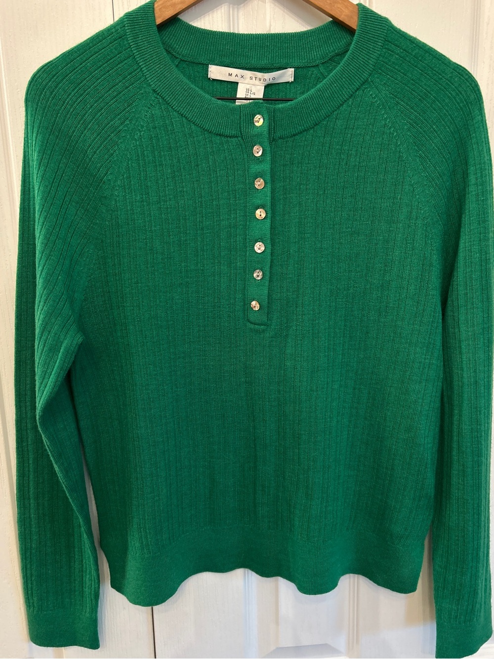 Max Studio 100% Extrafine Merino Wool Ribbed Henley Kelly Green L